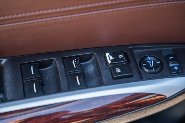 Used 2016 Acura TLX w/ Technology Package FWD image 28