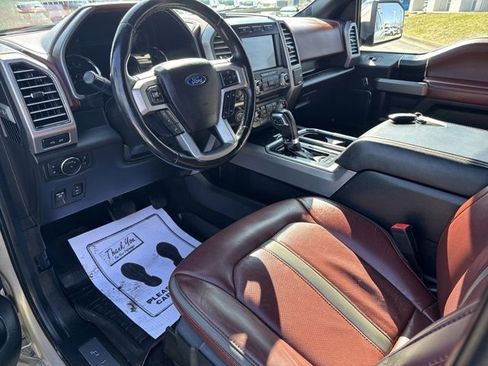 Used 2018 Ford F150 Platinum w/ Equipment Group 701A Luxury image 15