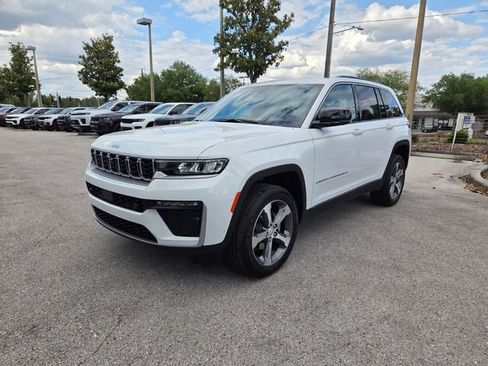 New 2026 Jeep Grand Cherokee Limited RWD image 2