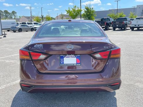 Used 2024 Nissan Altima 2.5 SV FWD image 15