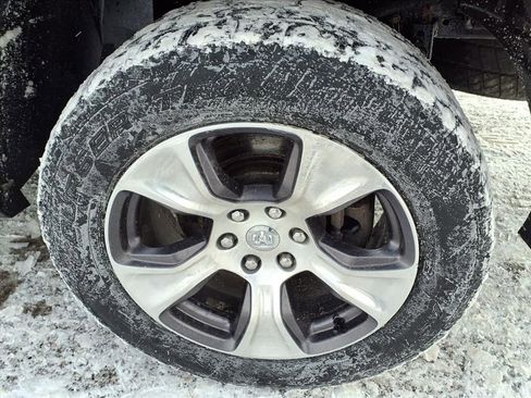 Used 2019 RAM 1500 Laramie image 9