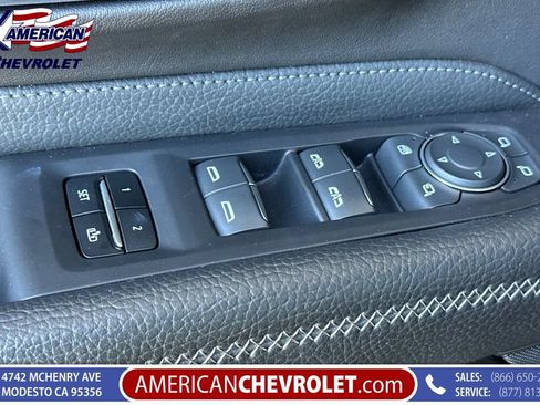 Used 2023 GMC Yukon Denali AWD/4WD image 12