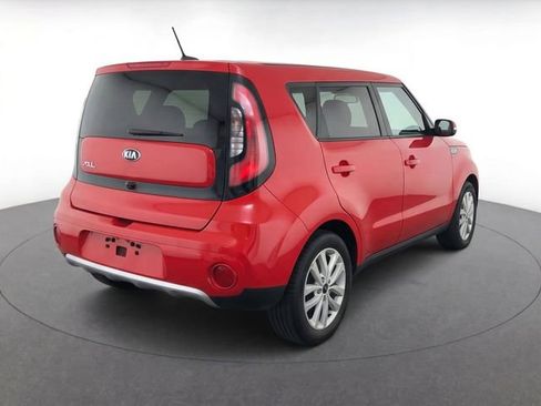 Used 2018 Kia Soul + FWD image 7