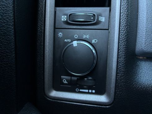 Used 2014 RAM 2500 Tradesman w/ Chrome Appearance Group AWD/4WD image 30