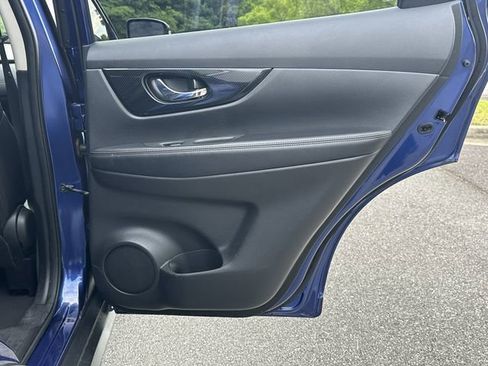 Used 2018 Nissan Rogue SL FWD image 18
