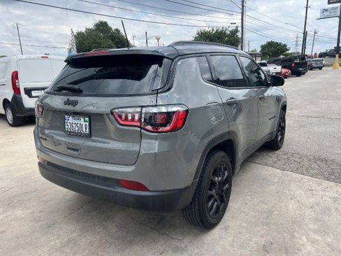 Used 2023 Jeep Compass Altitude AWD/4WD image 6