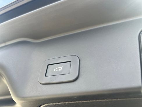 Used 2023 Land Rover Range Rover Evoque S image 10