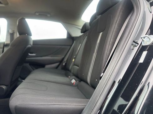 Used 2022 Hyundai Elantra SEL w/ Convenience + Premium Package image 19