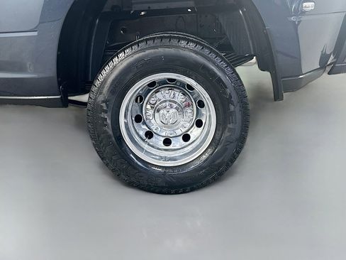 New 2026 RAM 3500 Big Horn AWD/4WD image 17