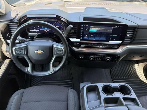 Used 2024 Chevrolet Silverado 1500 LT AWD/4WD image 28