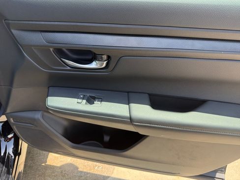 Used 2025 Honda CR-V EX image 31