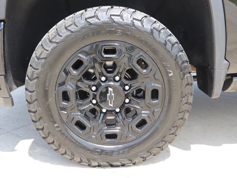 Used 2024 Chevrolet Silverado 3500 High Country w/ High Country Premium Package AWD/4WD image 34