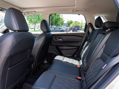 Used 2021 Nissan Rogue Platinum AWD/4WD image 25