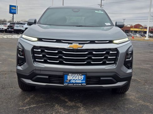 New 2026 Chevrolet Equinox LT image 2