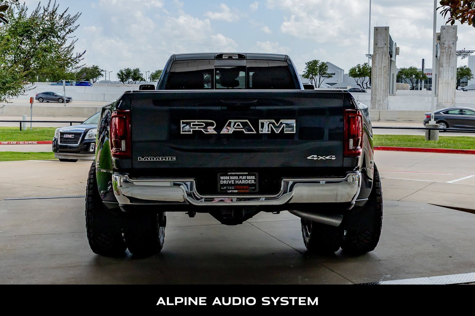 Used 2025 RAM 3500 Laramie AWD/4WD image 8