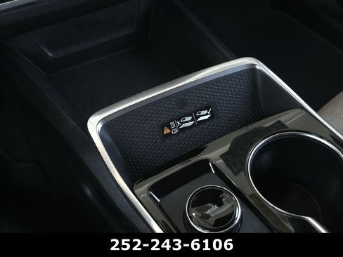 Used 2025 Chevrolet Equinox ACTIV w/ Safety and Technology Package FWD image 15