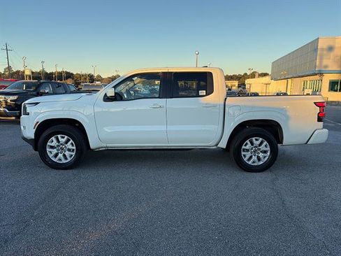 Used 2024 Nissan Frontier SV w/ SV Convenience Package image 4