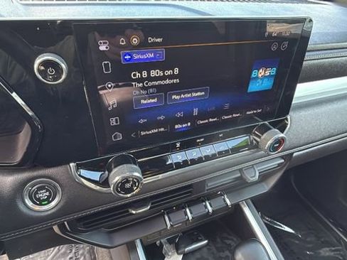 Used 2023 Chevrolet Colorado LT image 15