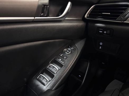 Used 2018 Honda Accord LX image 17