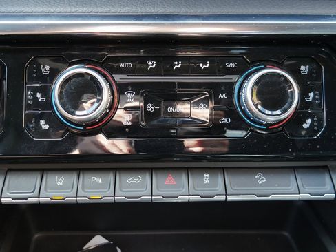 Used 2024 GMC Sierra 2500 Denali w/ Snow Plow Prep/Camper Package image 18