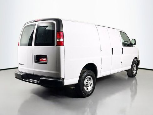 Used 2018 Chevrolet Express 2500 w/ Driver Convenience Package image 5