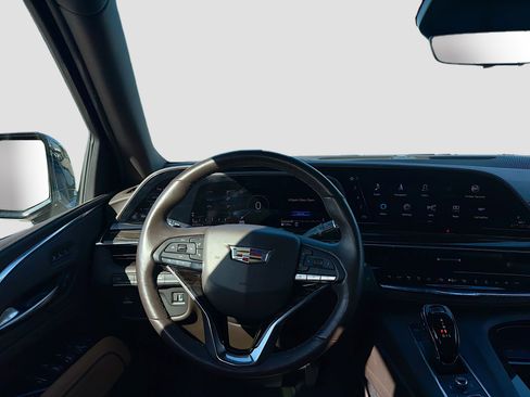 Used 2023 Cadillac Escalade Premium Luxury image 18