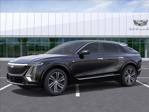 New 2026 Cadillac Lyriq Luxury RWD image 2