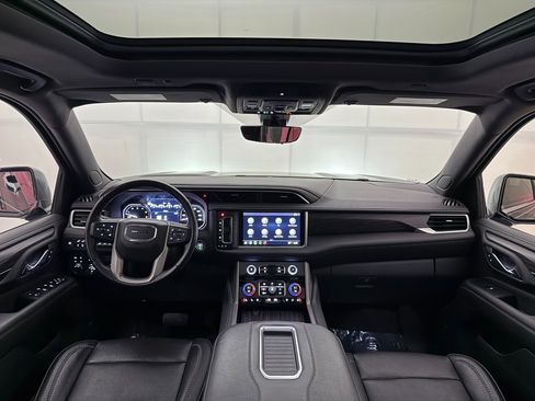 Used 2021 GMC Yukon Denali w/ Denali Premium Package image 30