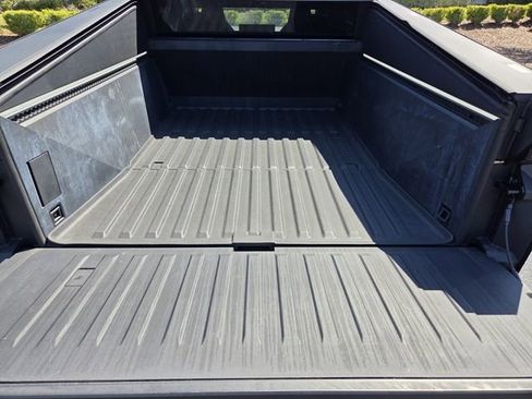 Used 2025 Tesla Cybertruck AWD Crew Cab image 17