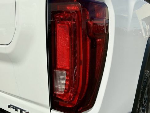 Used 2022 GMC Sierra 2500 AT4 w/ AT4 Premium Plus Package image 16