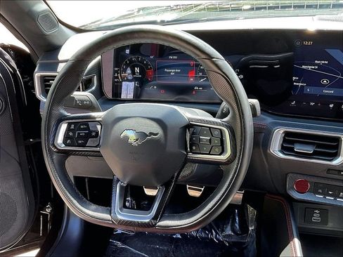 Used 2025 Ford Mustang GT Premium w/ GT Performance Package RWD image 17