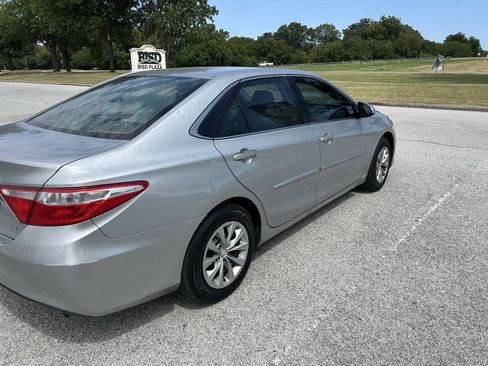 Used 2016 Toyota Camry LE FWD image 8