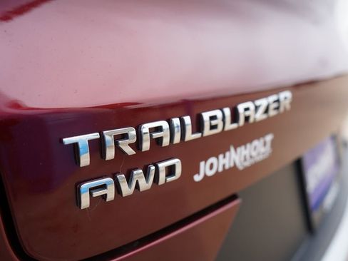 Used 2025 Chevrolet TrailBlazer LT AWD/4WD image 6