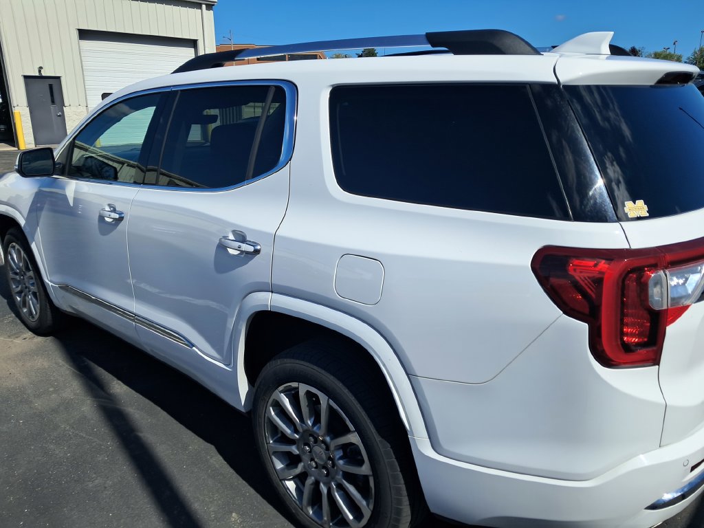Used 2023 GMC Acadia Denali w/ Denali Technology Package AWD/4WD image 8