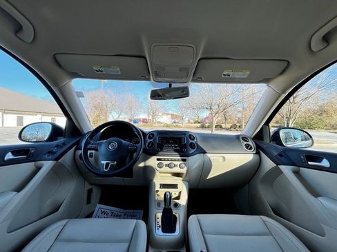 Used 2016 Volkswagen Tiguan S image 28
