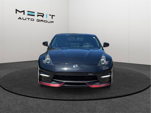 Used 2019 Nissan 370Z NISMO RWD image 3