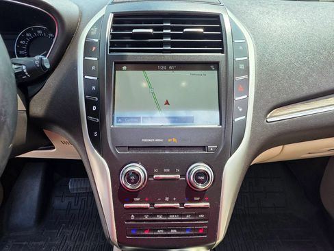 Used 2019 Lincoln MKC Reserve w/ MKC Technology Package FWD image 18