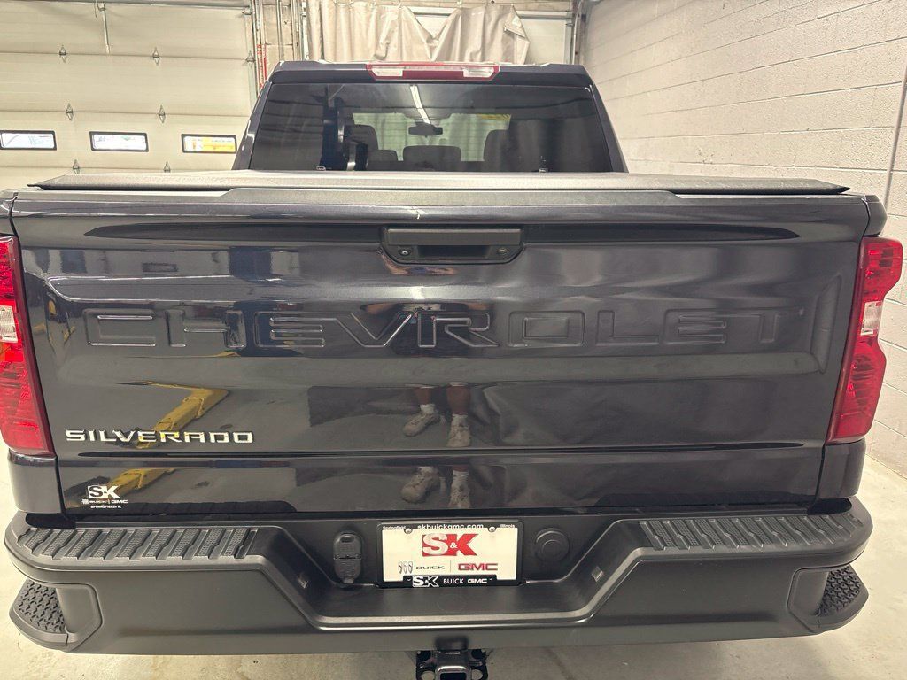 Used 2022 Chevrolet Silverado 1500 W/T w/ WT Value Package AWD/4WD image 19