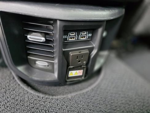 Used 2024 RAM 2500 Laramie AWD/4WD image 16