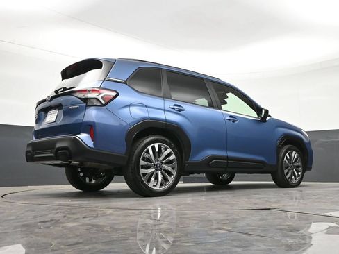 Used 2025 Subaru Forester Touring AWD/4WD image 28