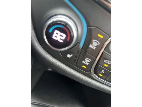 Used 2023 Chevrolet Equinox RS image 37