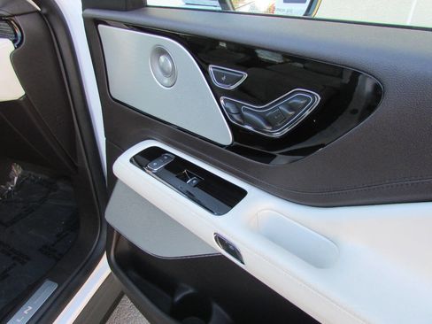 Used 2020 Lincoln Aviator Black Label Grand Touring w/ Class IV Trailer Tow Package image 14