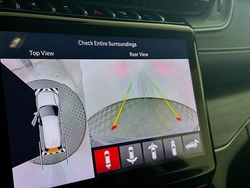 Used 2023 Jeep Grand Cherokee Limited w/ Luxury Tech Group II image 23