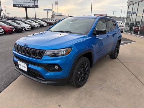 New 2026 Jeep Compass Latitude image 2