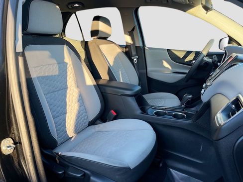 Used 2021 Chevrolet Equinox LS w/ LPO, Blackout Package FWD image 25