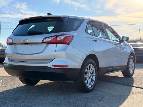 Used 2020 Chevrolet Equinox LS image 3