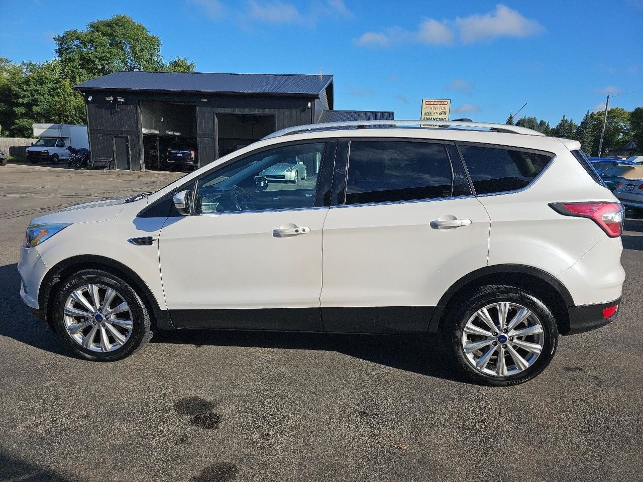 Used 2017 Ford Escape Titanium w/ Canadian Touring Package AWD/4WD image 6