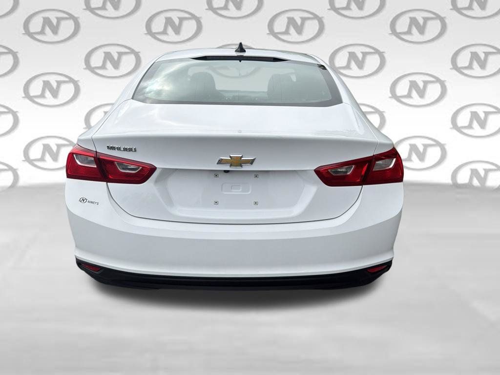 Certified 2018 Chevrolet Malibu LS FWD image 11