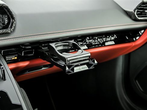 Used 2021 Lamborghini Huracan EVO RWD image 32