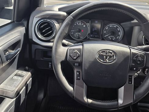 Used 2019 Toyota Tacoma TRD Sport AWD/4WD image 20